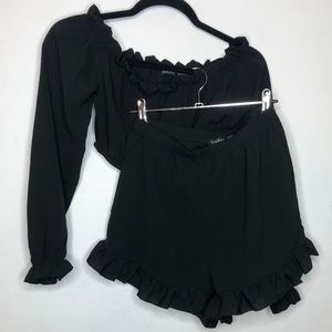 Two Piece Set - Off the Shoulder Top with Shorts